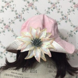 Reversible Pink/White Bucket/Sun Hat w/ Removable Flower Decoration. Versatile.